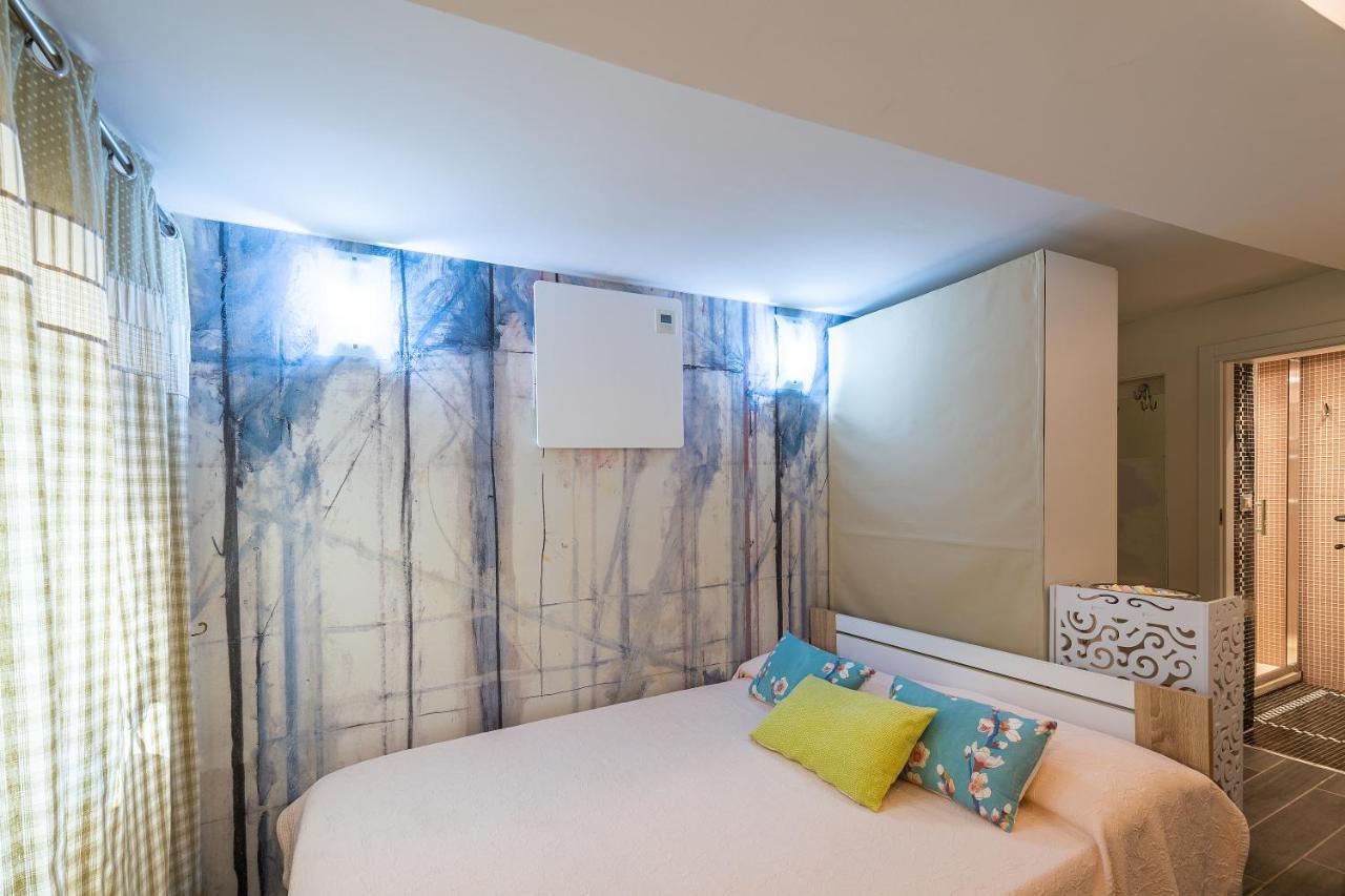 Ln Luxe Apartment Venice Canal View Exterior photo
